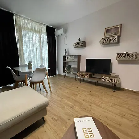 Amazing Promenade *